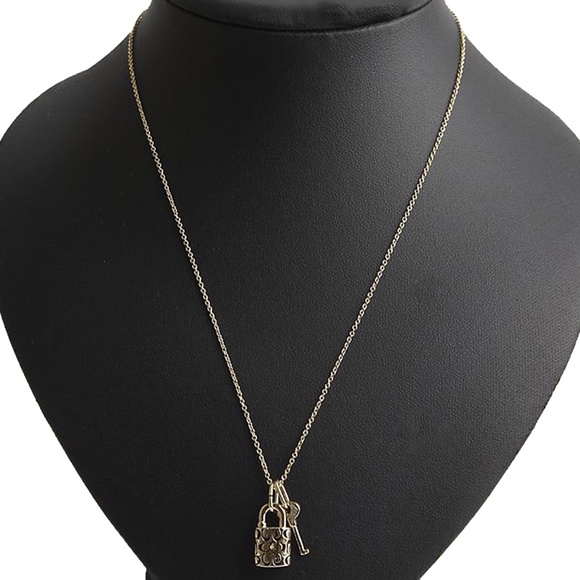 NEW Coach Quilted Padlock & Key Chain Necklace - Picture 3 of 8